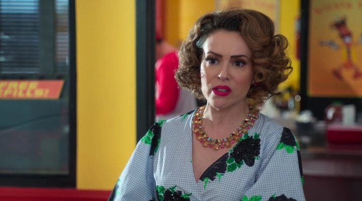 Charmed-Online-dot-nl_Insatiable2x04-00459.jpg
