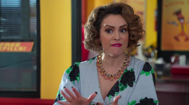 Charmed-Online-dot-nl_Insatiable2x04-00469.jpg