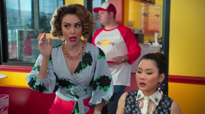 Charmed-Online-dot-nl_Insatiable2x04-00487.jpg