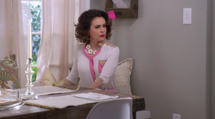 Charmed-Online-dot-nl_Insatiable2x08-00112.jpg