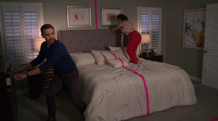 Charmed-Online-dot-nl_Insatiable2x08-00546.jpg
