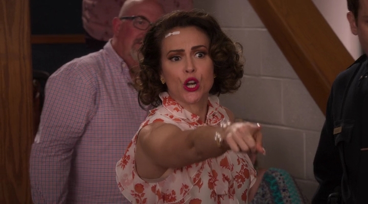 Charmed-Online-dot-nl_Insatiable2x09-00874.jpg