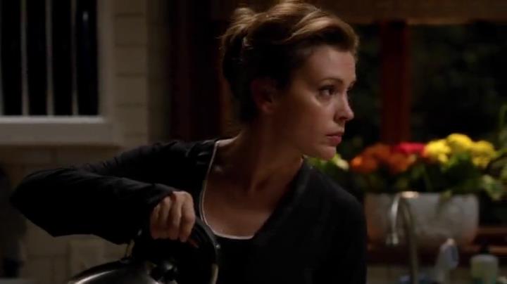 Charmed-Online-dot-net_Mistresses1x03BreakingAndEntering2190.jpg
