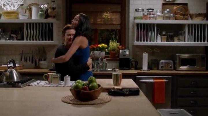 Charmed-Online-dot-net_Mistresses1x03BreakingAndEntering2288.jpg