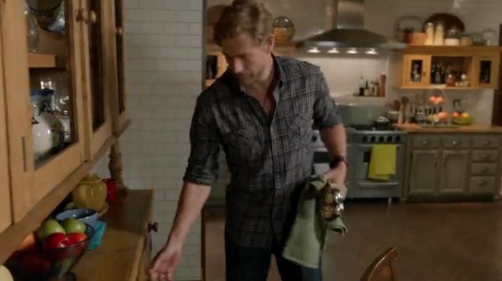 Charmed-Online-dot-net_Mistresses1x09GuessWhosComingtoDinner0182.jpg