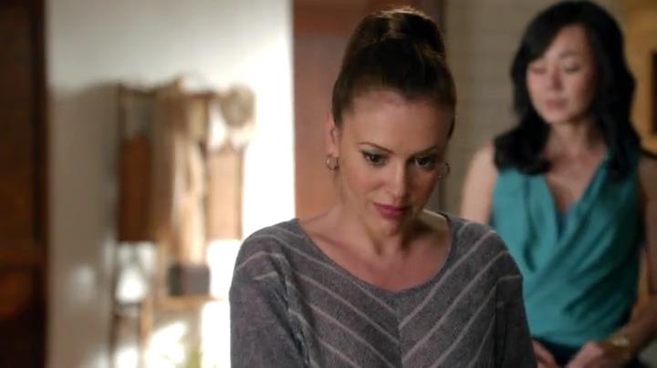 Charmed-Online-dot-net_Mistresses1x09GuessWhosComingtoDinner1709.jpg