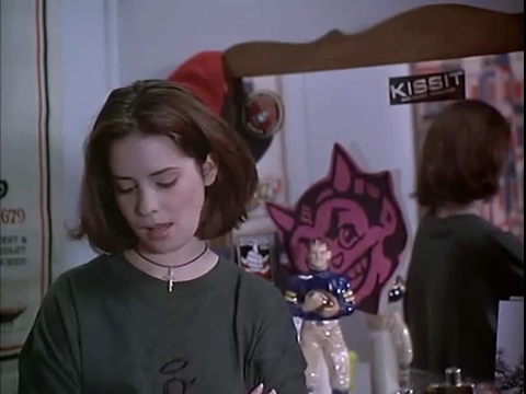 Charmed-Online-dot-net_AReasonToBelieve4173.jpg