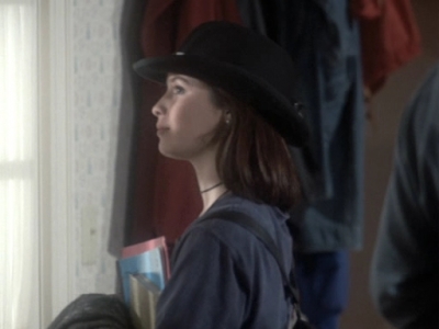Charmed-Online_dot_nl-PicketFences1x01-1476.jpg