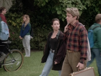 Charmed-Online_dot_nl-PicketFences1x03-0392.jpg