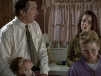 Charmed-Online_dot_nl-PicketFences1x04-0435.jpg