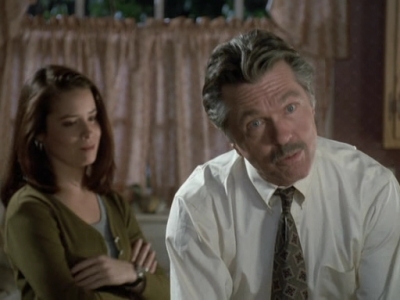 Charmed-Online_dot_nl-PicketFences1x04-0452.jpg