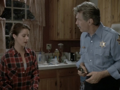 Charmed-Online_dot_nl-PicketFences1x05-0361.jpg