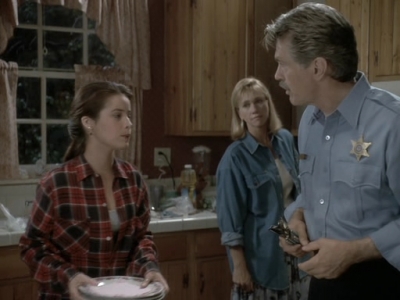 Charmed-Online_dot_nl-PicketFences1x05-0364.jpg