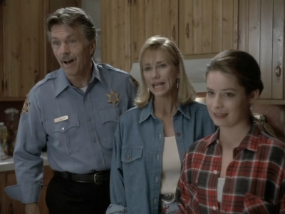 Charmed-Online_dot_nl-PicketFences1x05-0378.jpg