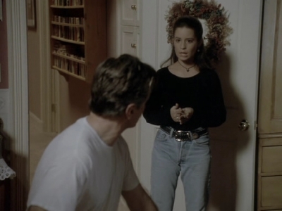 Charmed-Online_dot_nl-PicketFences1x05-1973.jpg