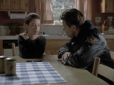 Charmed-Online_dot_nl-PicketFences1x05-2464.jpg