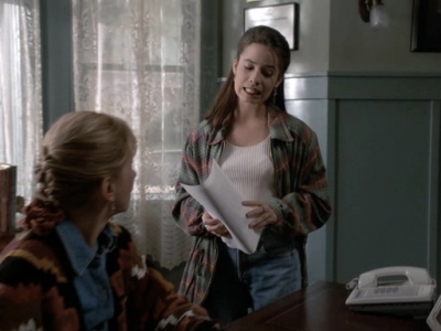 Charmed-Online_dot_nl-PicketFences1x07-0333.jpg
