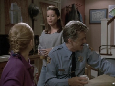 Charmed-Online_dot_nl-PicketFences1x08-1148.jpg