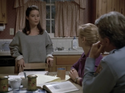 Charmed-Online_dot_nl-PicketFences1x08-1169.jpg