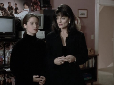 Charmed-Online_dot_nl-PicketFences1x12-3579.jpg