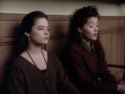 Charmed-Online_dot_nl-PicketFences1x15-10156.jpg