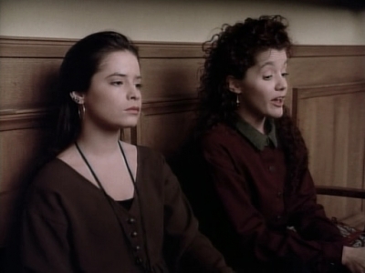 Charmed-Online_dot_nl-PicketFences1x15-10157.jpg
