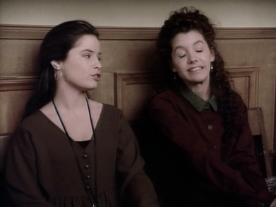 Charmed-Online_dot_nl-PicketFences1x15-10164.jpg