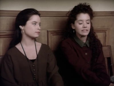Charmed-Online_dot_nl-PicketFences1x15-10165.jpg