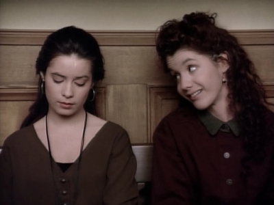 Charmed-Online_dot_nl-PicketFences1x15-10175.jpg