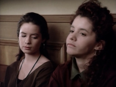 Charmed-Online_dot_nl-PicketFences1x15-10198.jpg