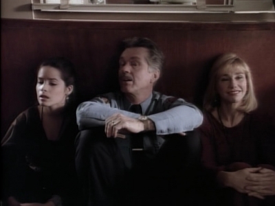 Charmed-Online_dot_nl-PicketFences1x15-10411.jpg