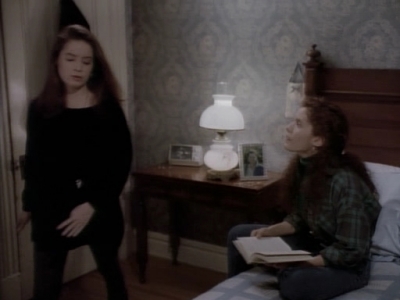 Charmed-Online_dot_nl-PicketFences1x15-8404.jpg