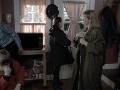 Charmed-Online_dot_nl-PicketFences1x18-11049.jpg