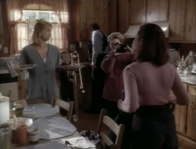 Charmed-Online_dot_nl-PicketFences2x06-7702.jpg