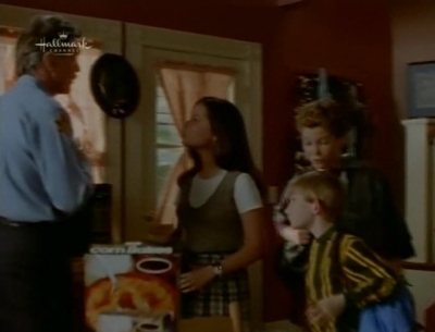 Charmed-Online_dot_nl-PicketFences3x04-0239.jpg