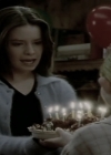 Bestandsnaam=Charmed-Online_dot_nl-PicketFences4x15-1580.jpg
Bestandsgrootte=240KiB
Afmetingen = 1163x654
Datum toegevoegd = jan 13, 2016 Charmed-Online_dot_nl-PicketFences4x15-1580.jpg