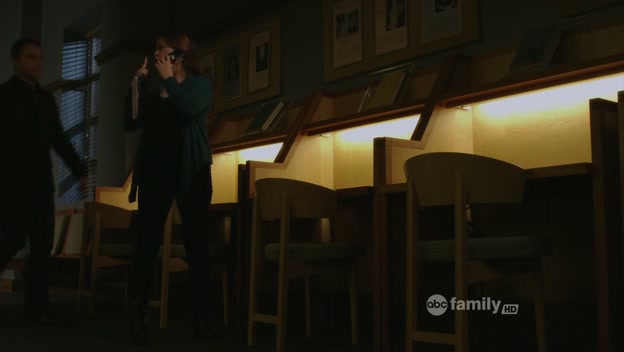 Charmed-Online-dot-net_PrettyLittleLiars1x16JeSuisUneAmie1206.jpg