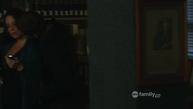 Charmed-Online-dot-net_PrettyLittleLiars1x16JeSuisUneAmie1251.jpg