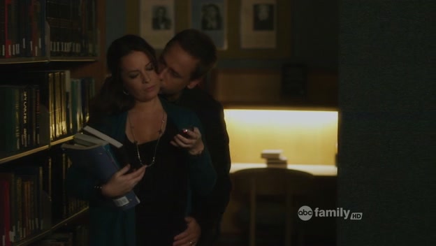 Charmed-Online-dot-net_PrettyLittleLiars1x16JeSuisUneAmie1255.jpg