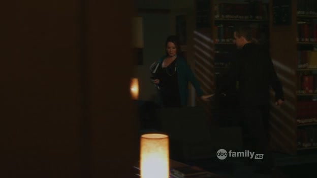 Charmed-Online-dot-net_PrettyLittleLiars1x16JeSuisUneAmie1280.jpg