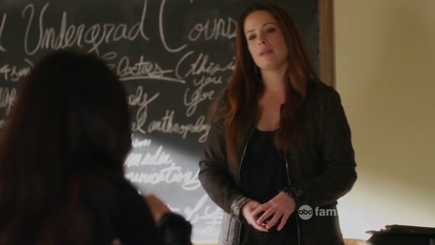 Charmed-Online-dot-net_PrettyLittleLiars1x20SomeonetoWatchOverMe0553.jpg