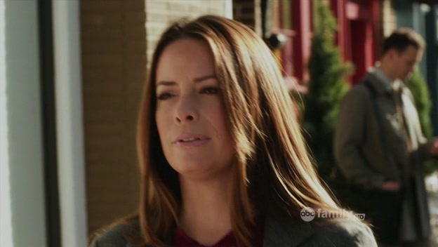 Charmed-Online-dot-net_PrettyLittleLiars1x20SomeonetoWatchOverMe0909.jpg