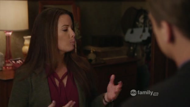 Charmed-Online-dot-net_PrettyLittleLiars1x20SomeonetoWatchOverMe1606.jpg