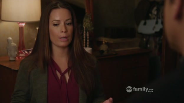 Charmed-Online-dot-net_PrettyLittleLiars1x20SomeonetoWatchOverMe1620.jpg