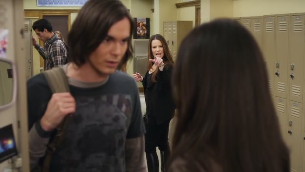 Charmed-Online-dot-net_PrettyLittleLiars1x21MonstersInTheEnd0015.jpg