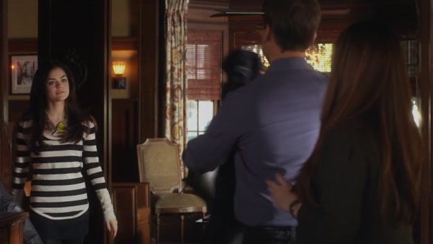 Charmed-Online-dot-net_PrettyLittleLiars1x22ForWhomtheBellTolls0193.jpg