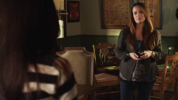 Charmed-Online-dot-net_PrettyLittleLiars1x22ForWhomtheBellTolls0208.jpg