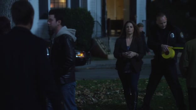 Charmed-Online-dot-net_PrettyLittleLiars1x22ForWhomtheBellTolls2376.jpg