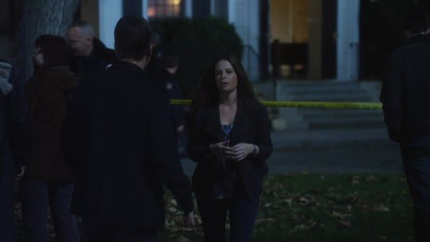 Charmed-Online-dot-net_PrettyLittleLiars1x22ForWhomtheBellTolls2378.jpg
