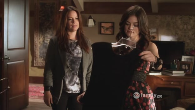Charmed-Online-dot-net_PrettyLittleLiars-207SurfaceTension0073.jpg